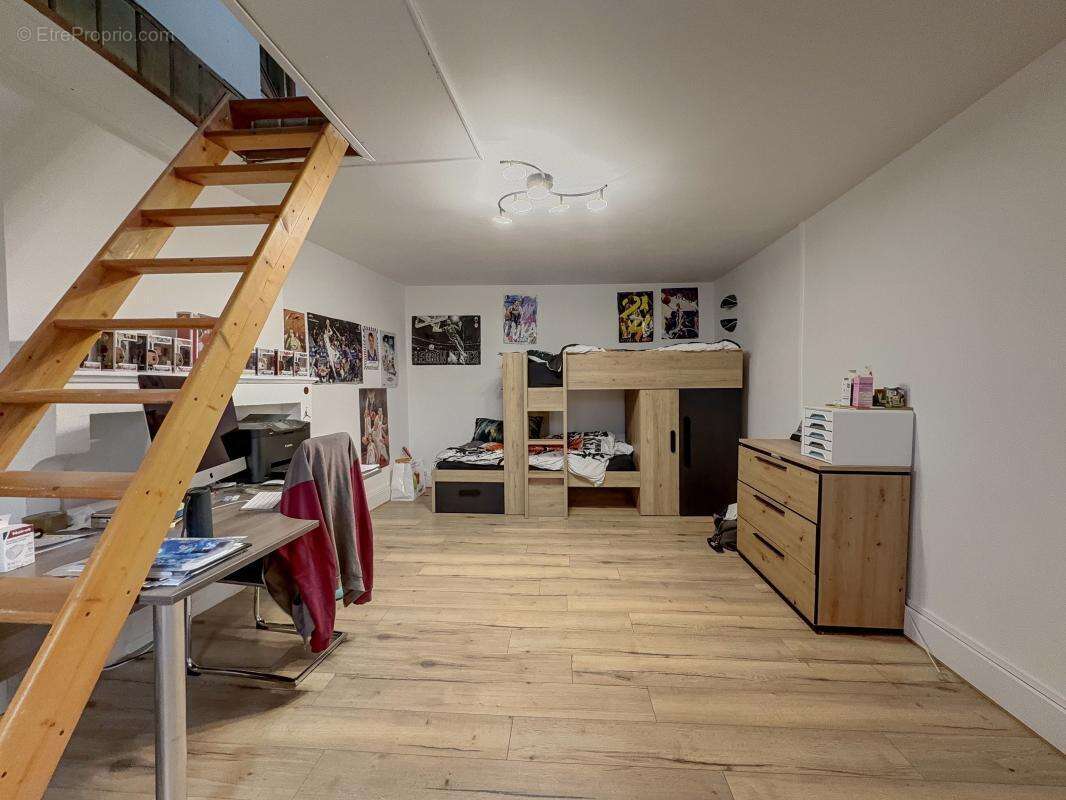 Maison à VILLECOMTE