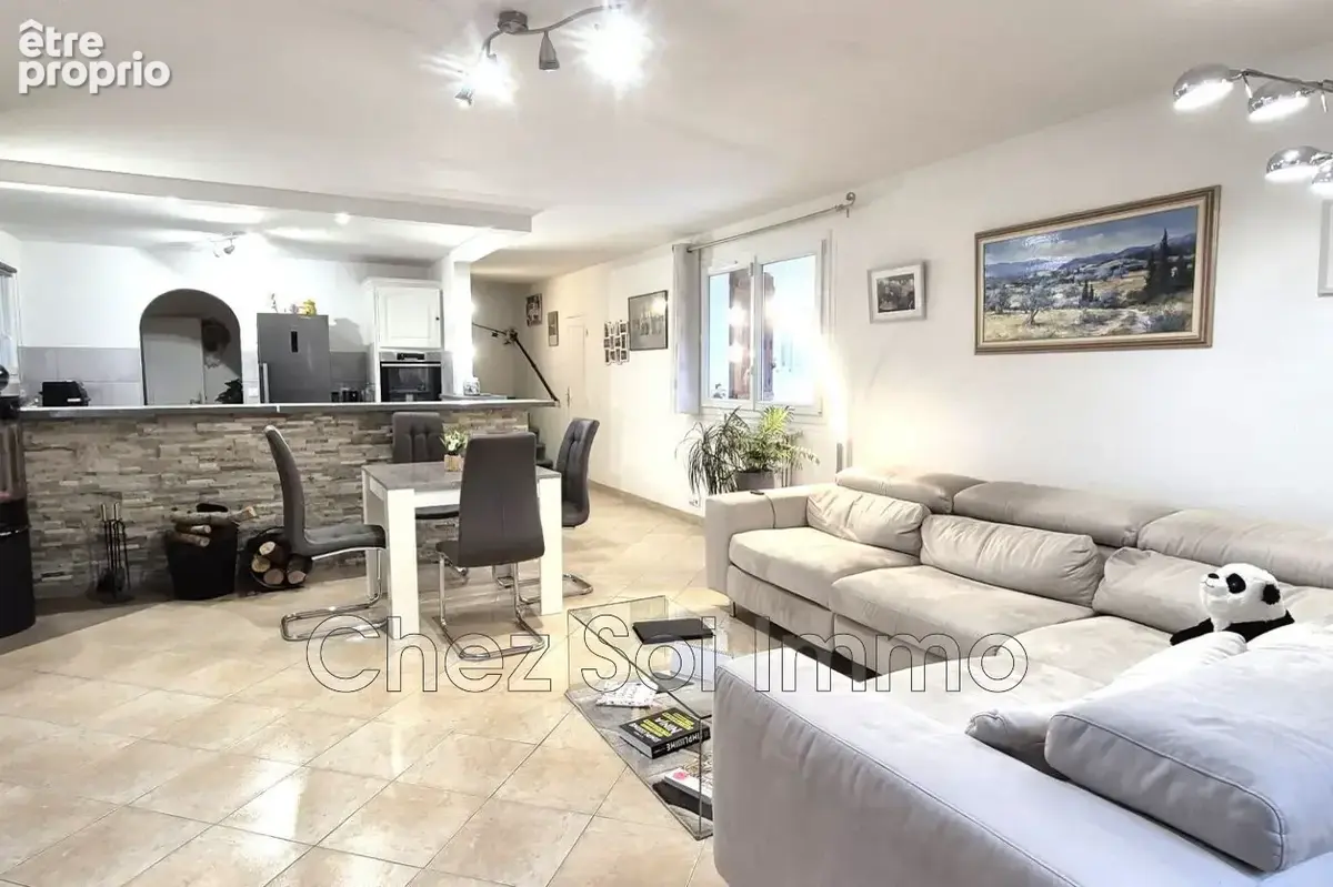 Maison 4 pièces 124 m² à vendre à Saint-Laurent-Du-Var (06700) - photo 2