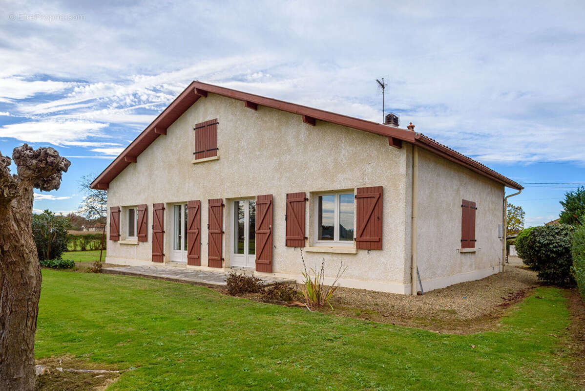 Maison à AMOU