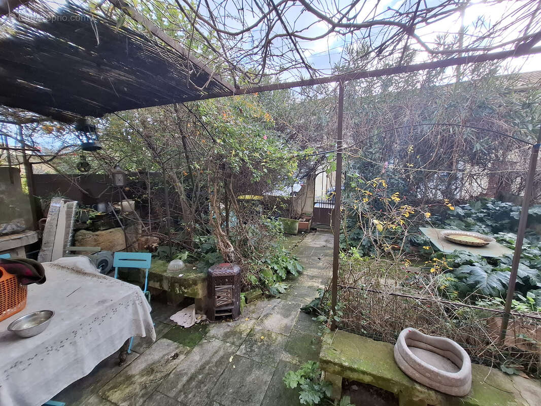 Autre à FONTVIEILLE