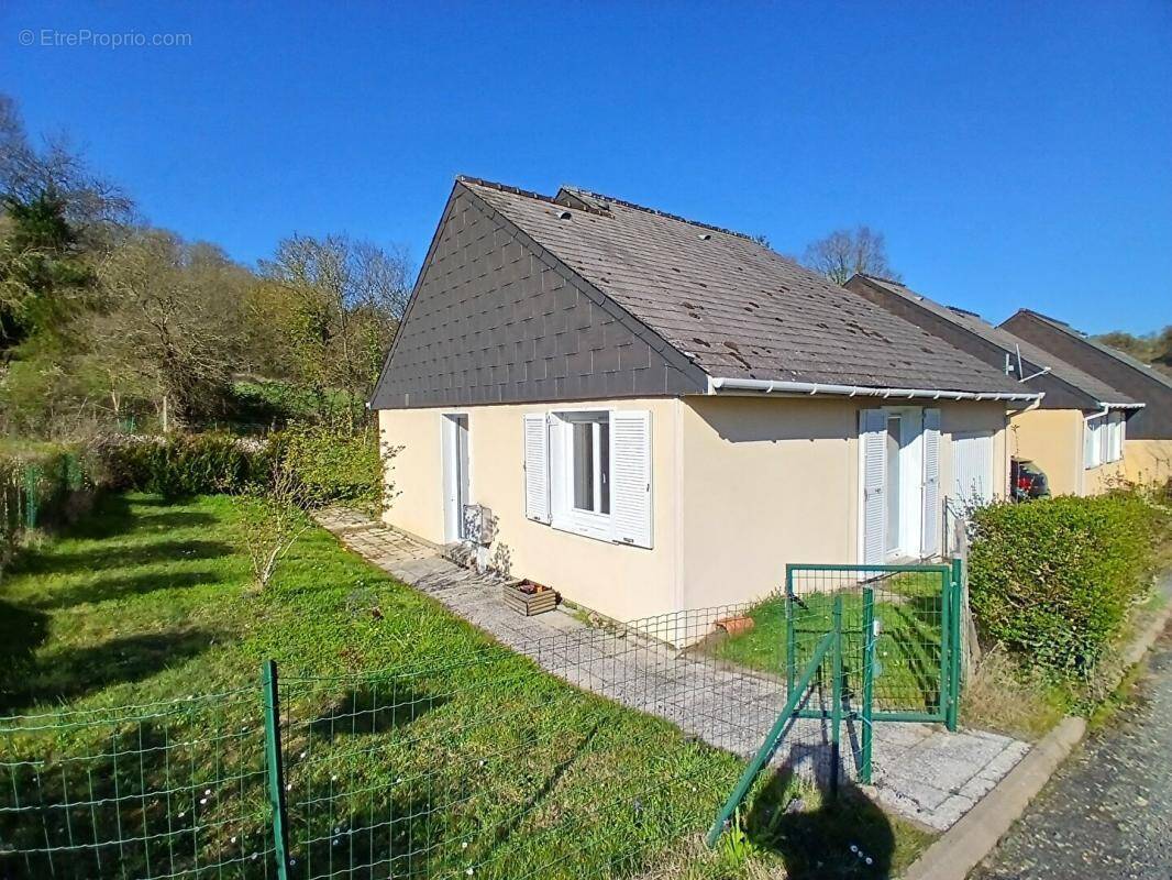 Maison à COURDEMANCHE