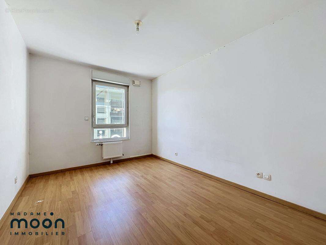 Oullins Centre - T3 61m² - Balcon - Garage - photo 8
