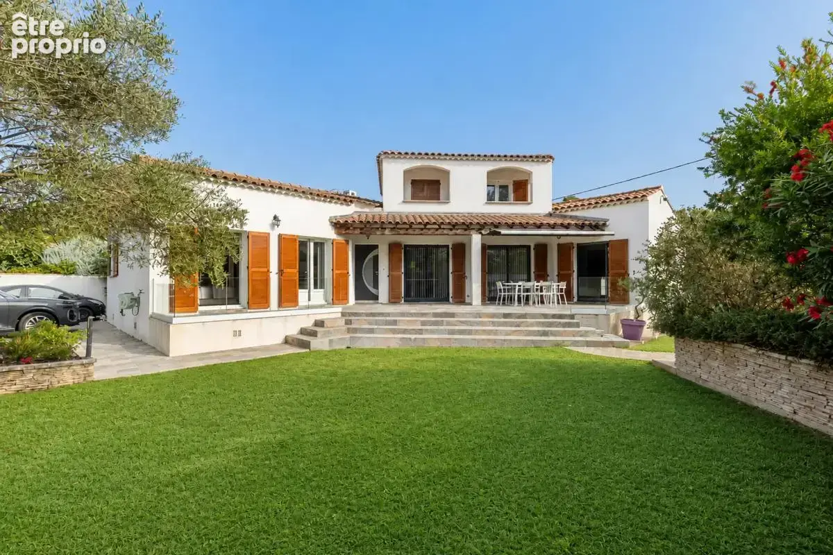 Maison de 7 pièces de 186 m² avec piscine à Saint-Victoret - photo 2