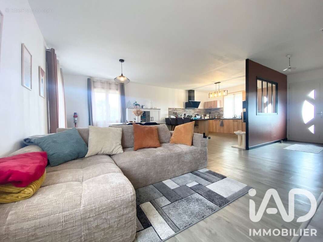 Maison 102 m² à La Loupe  - photo 8