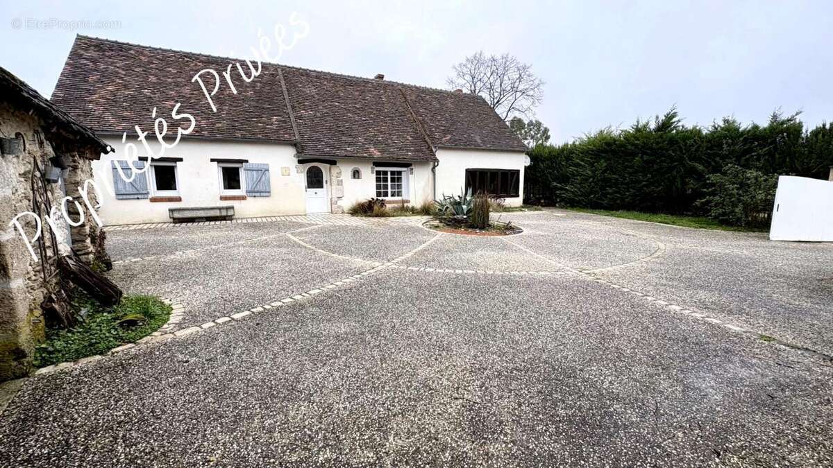 Maison à CHITENAY