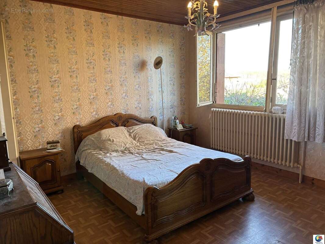 Maison à VAULX-MILIEU
