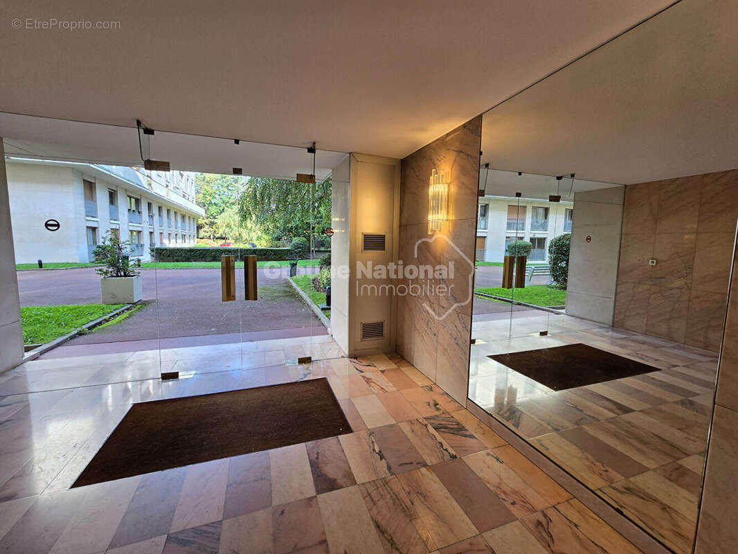 Appartement à VERSAILLES