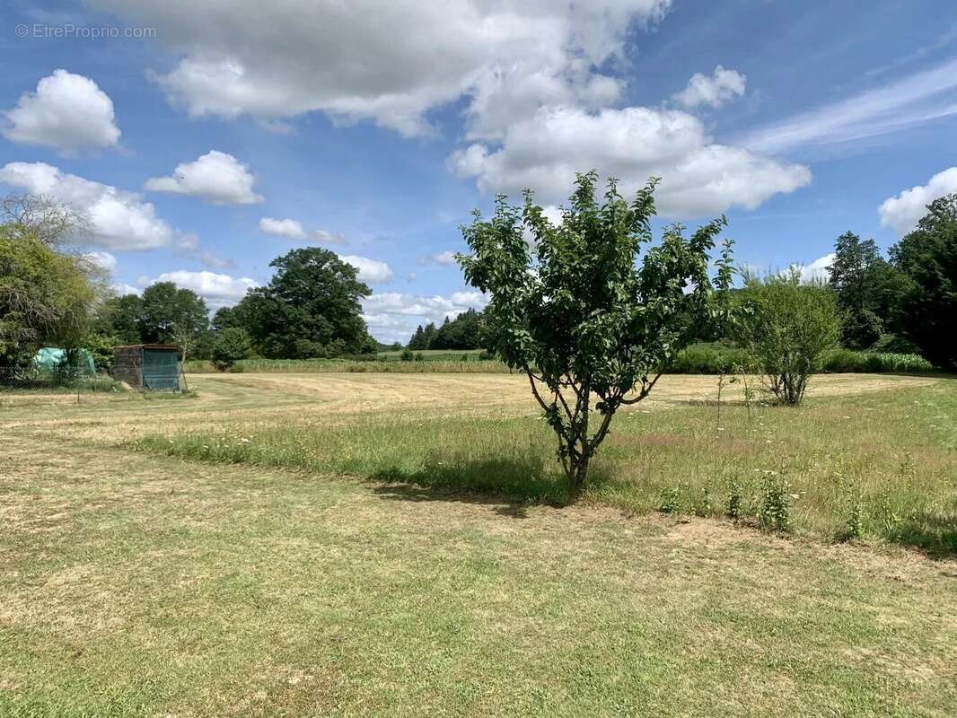 Maison à SAINT-YRIEIX-LES-BOIS
