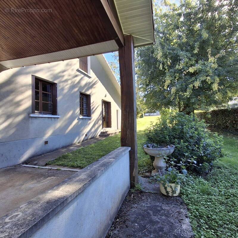 Maison à CHASSENEUIL-SUR-BONNIEURE