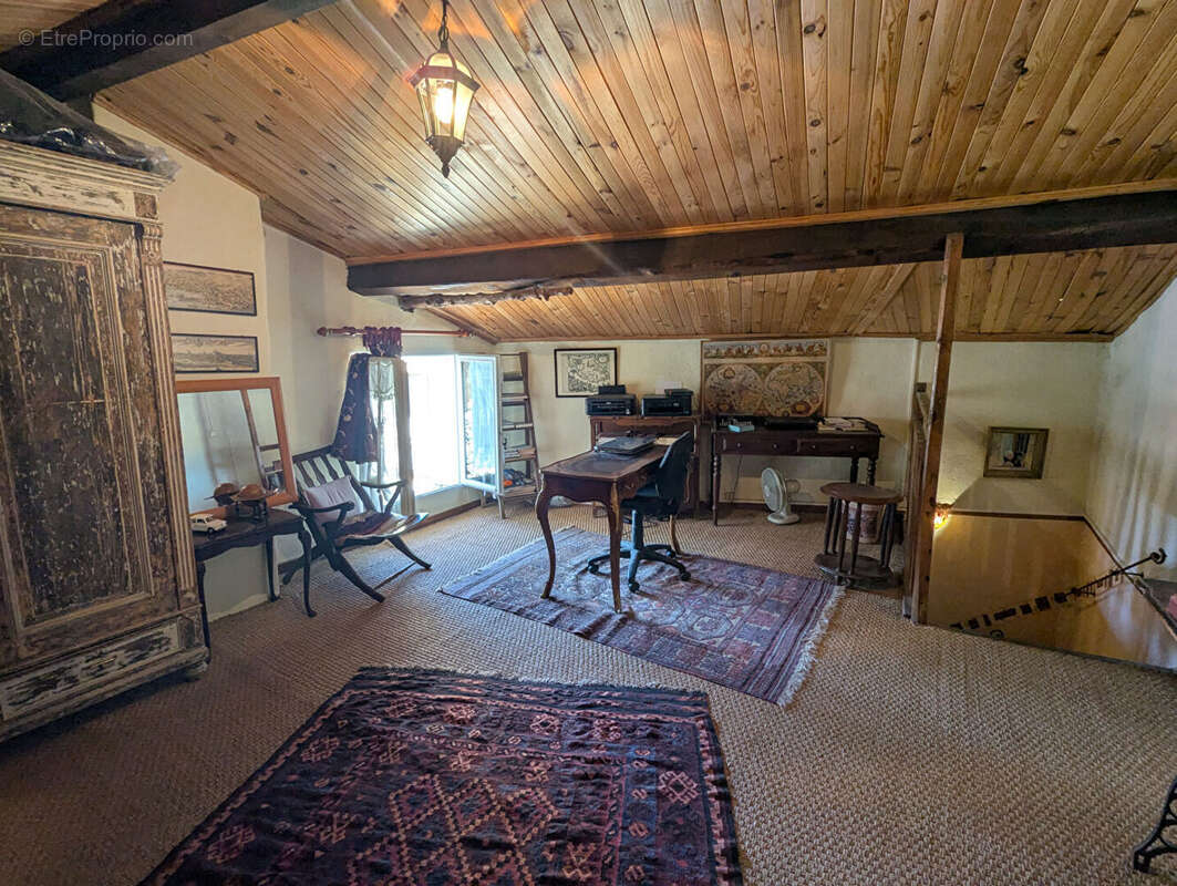 Maison à AUPS
