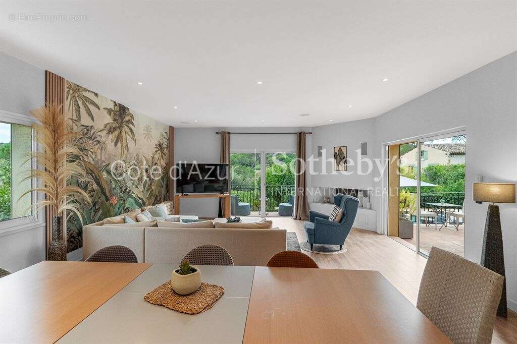 Maison à MOUGINS