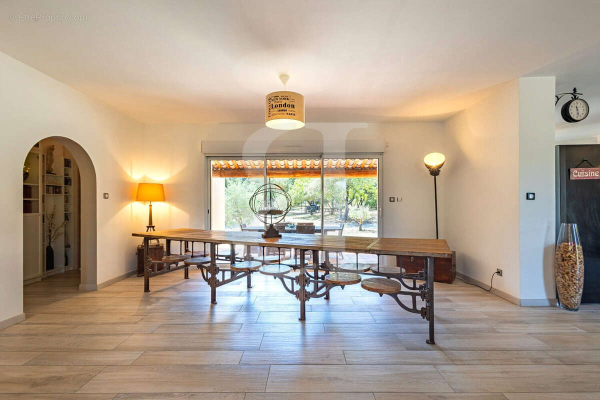 Maison à PERNES-LES-FONTAINES