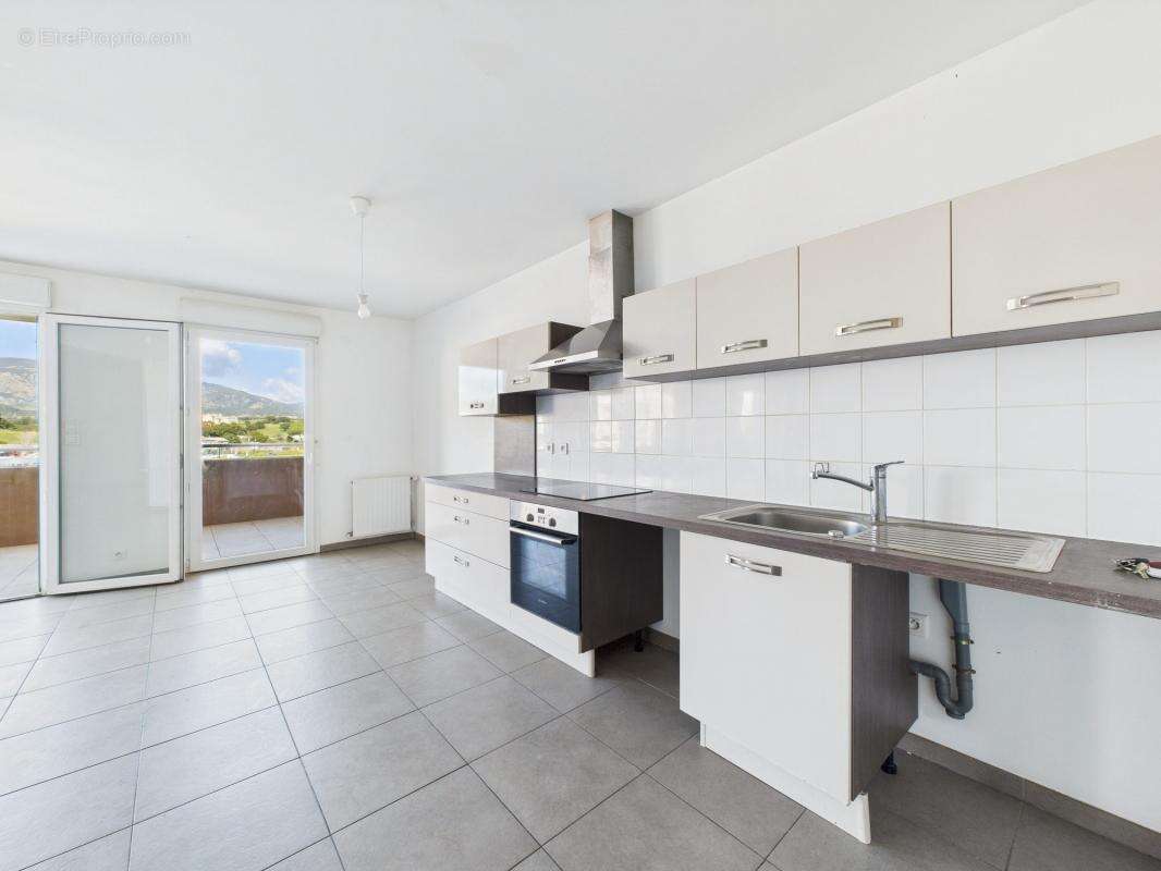 Appartement à SARROLA-CARCOPINO