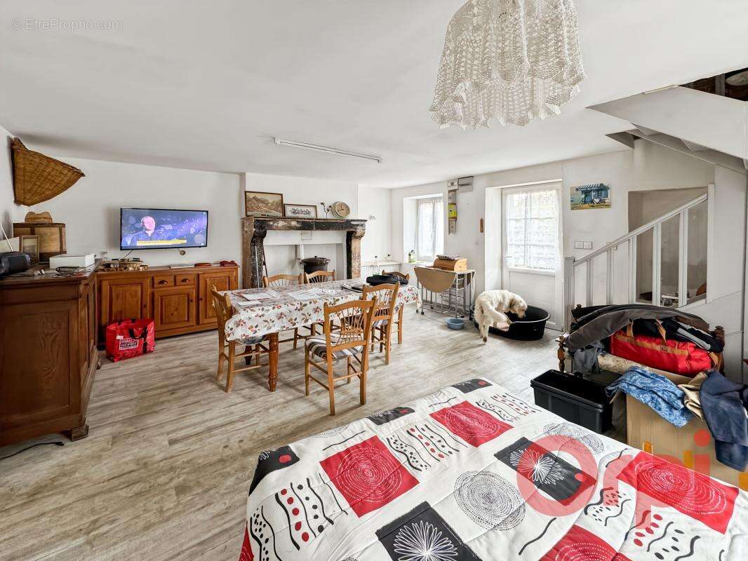 Maison à SAULZAIS-LE-POTIER