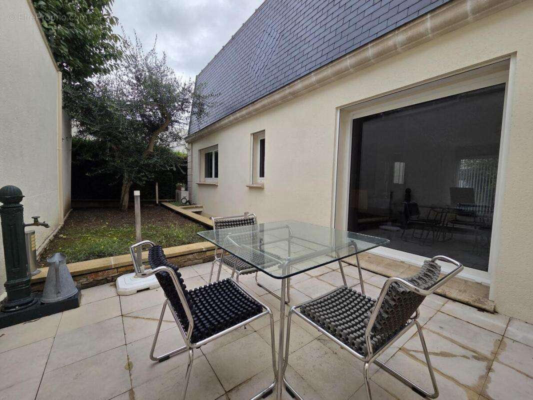 Maison 121 m² à Suresnes  - photo 17