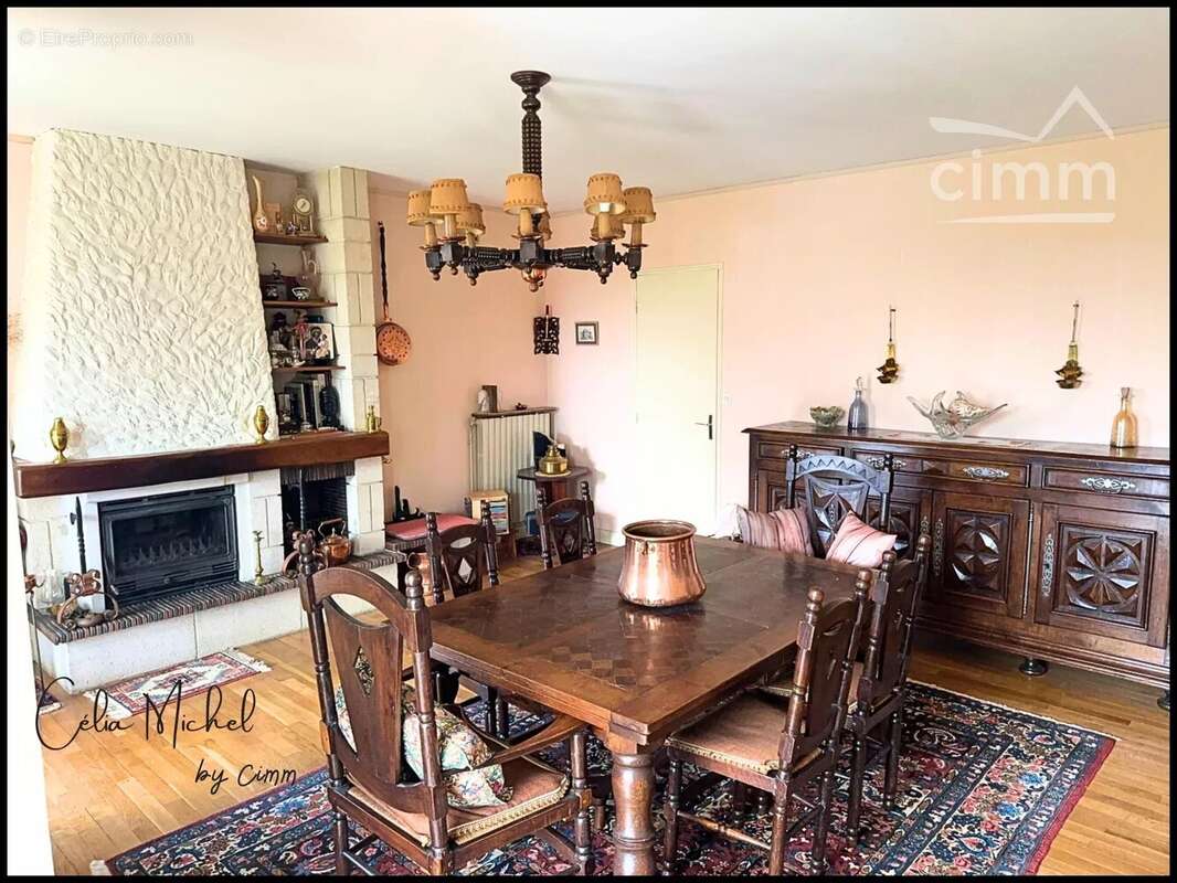 Maison à PRIGNAC-ET-MARCAMPS