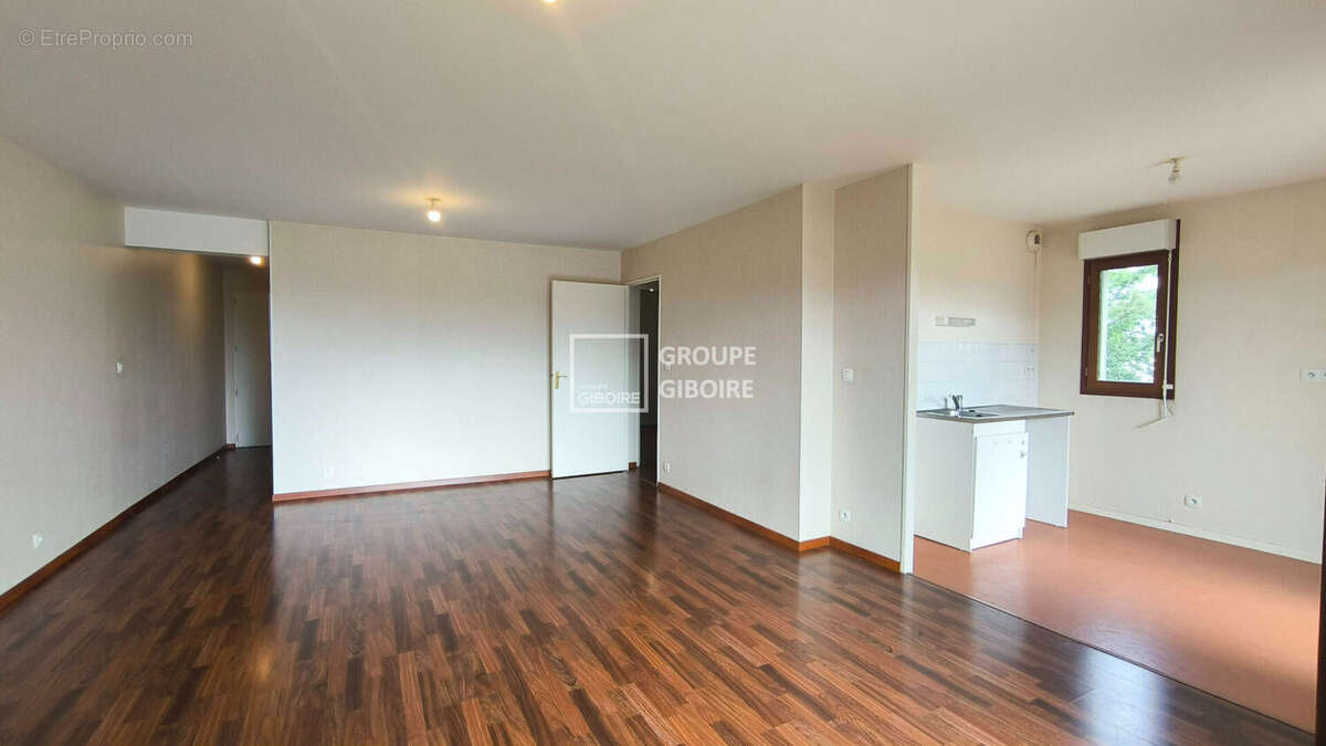 Appartement à VEZIN-LE-COQUET