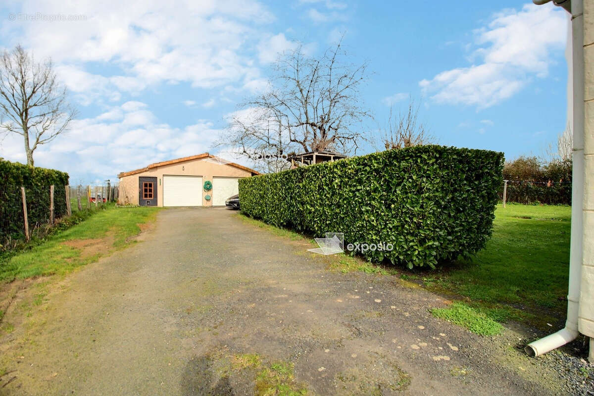 Maison à SURIN