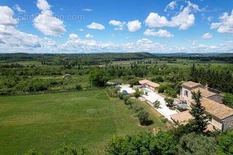 Maison 190 m² à Uzes  - photo 2