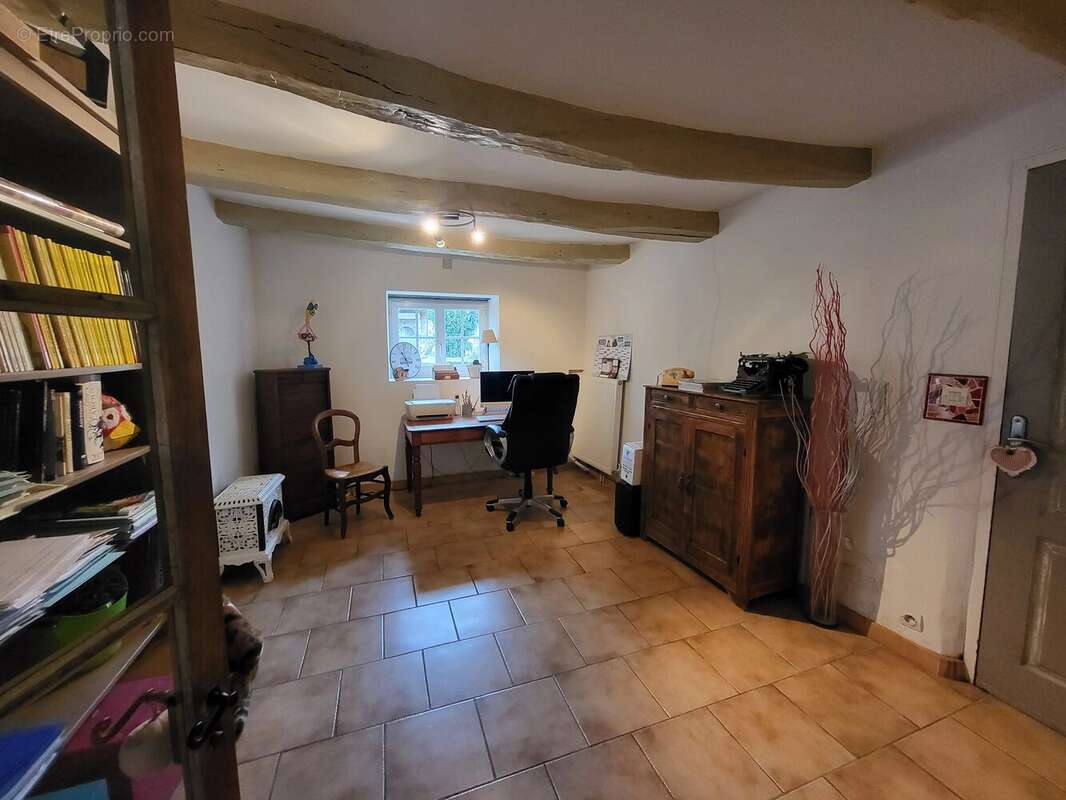 Maison à LA CHAPELLE-MOULIERE
