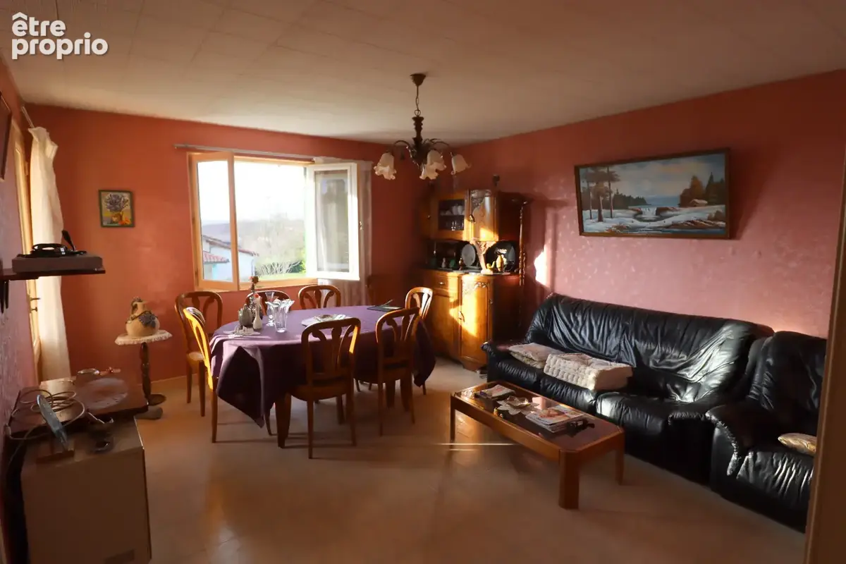 Jolie villa de 117 m² à fort potentiel avec un beau terrain arboré à CURCIAT DONGALON (01) - photo 7