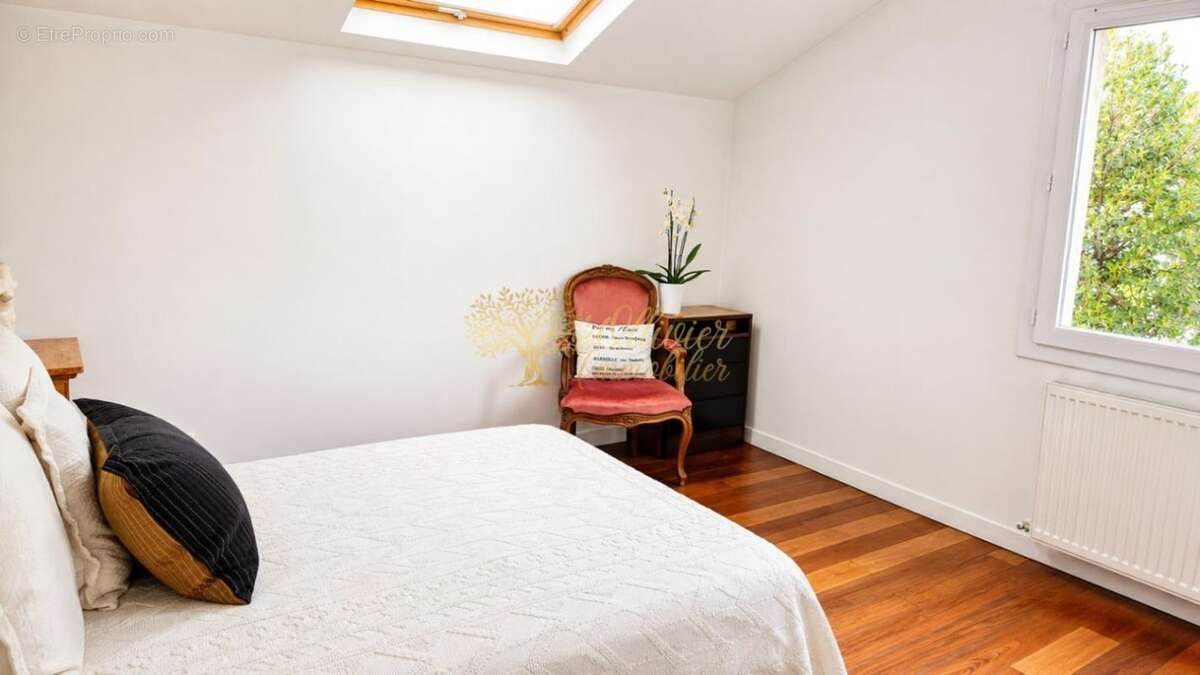 Pavillon 5 pieces - proche rer a et bdm - photo 10