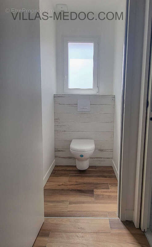 Maison à VENDAYS-MONTALIVET