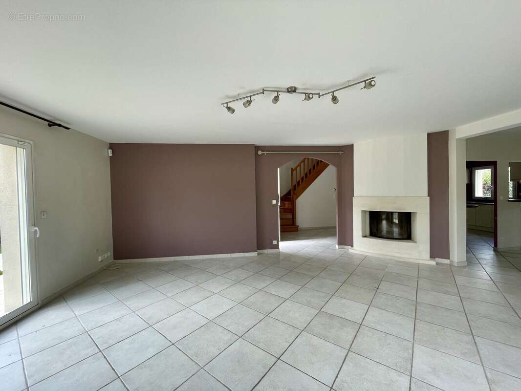 Maison à SAINT-CYR-SUR-LOIRE