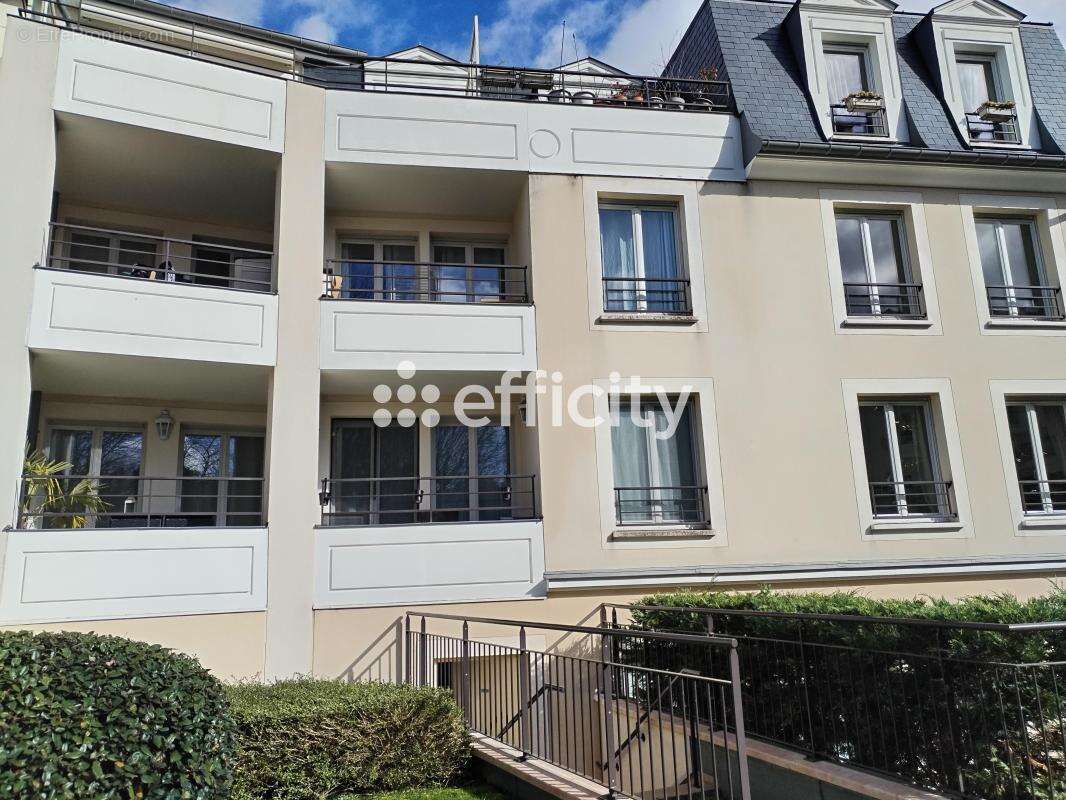 Appartement à SAINT-CYR-L'ECOLE