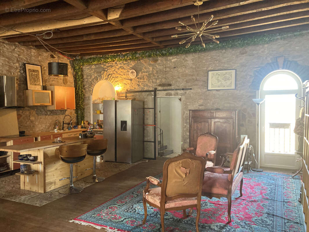 Maison à DOUZENS