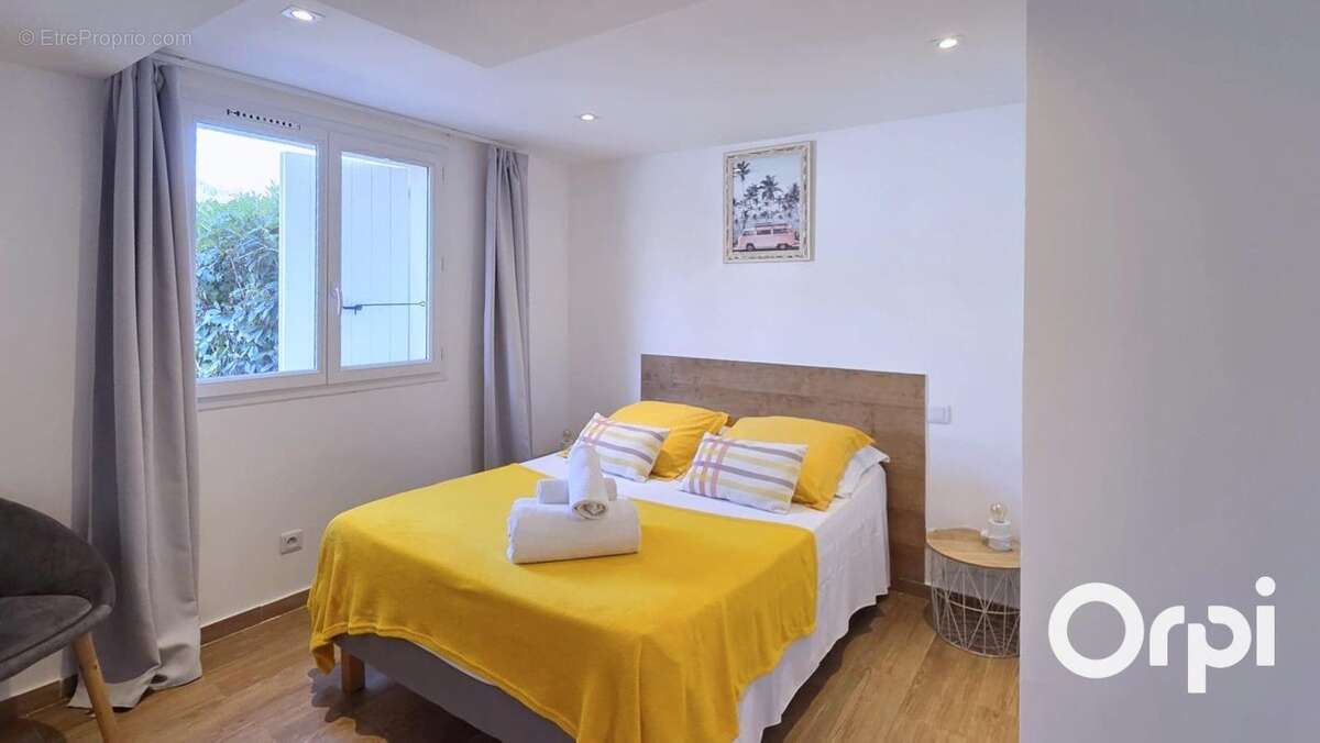A vendre - Villa contemporaine avec piscine et appartement indépendant - photo 13