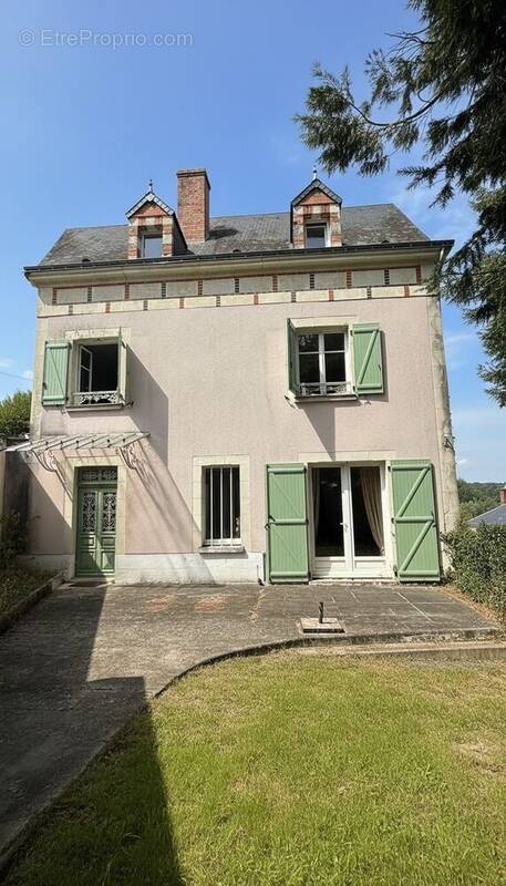 Maison à COURDEMANCHE