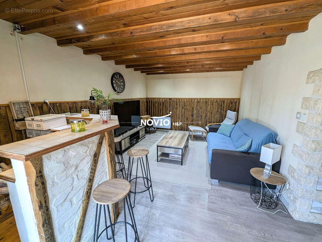 Maison 123 m² à Scorbe-Clairvaux  - photo 3