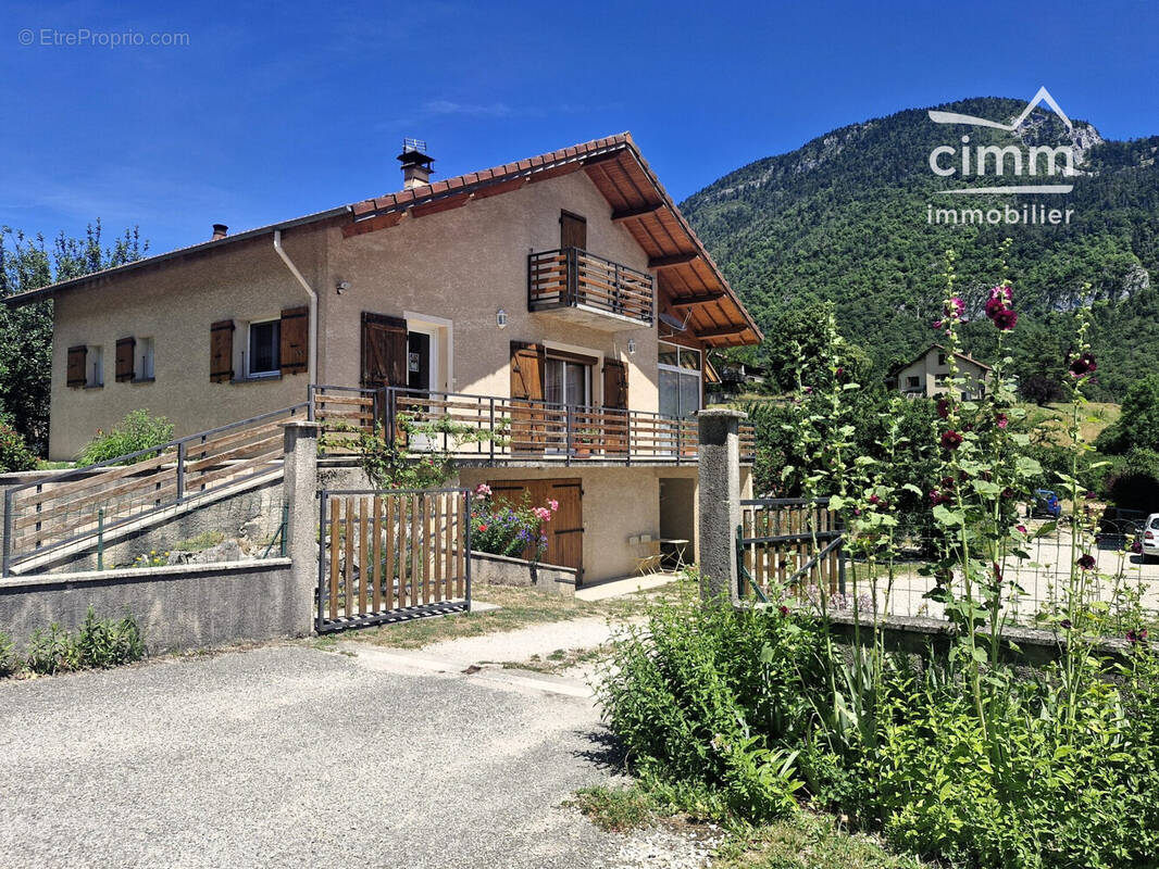 Maison 135 m² à Saint-Agnan-En-Vercors  - photo 1