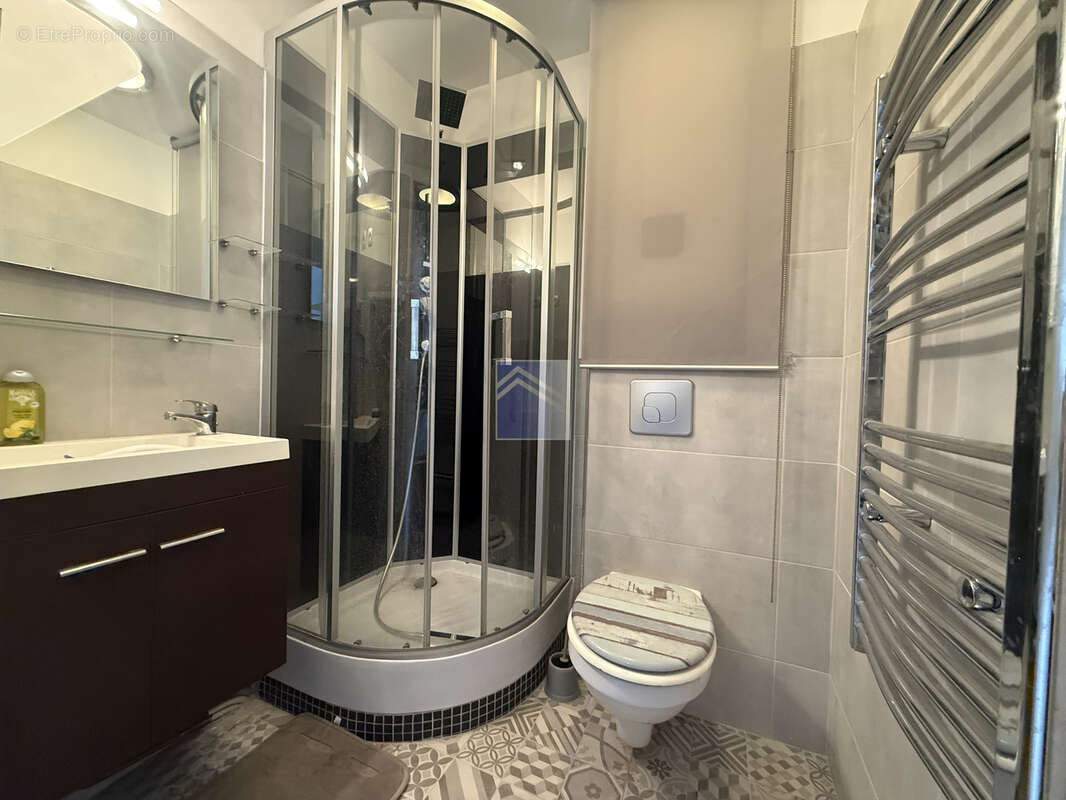 Appartement à COURBEVOIE
