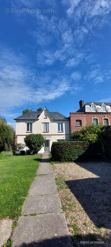 Maison à BERNAY