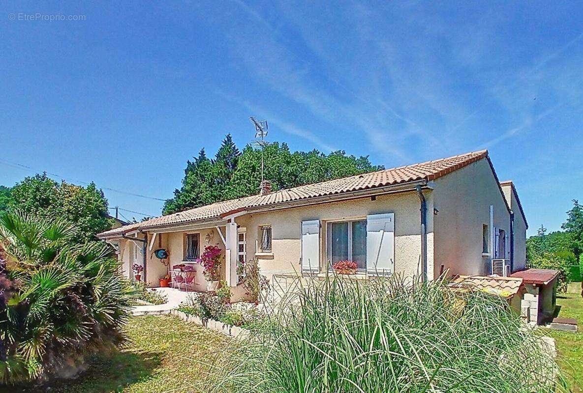 Maison à TAURIAC
