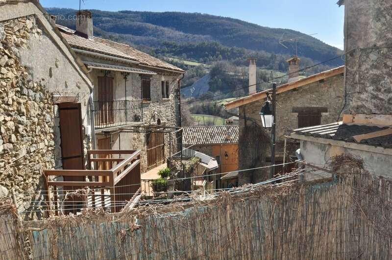 Dpt Alpes de Haute Provence (04), à vendre Proche ANNOT Maison de village en pierres 3 pièces, 60m², Cave et Terrasse - photo 6