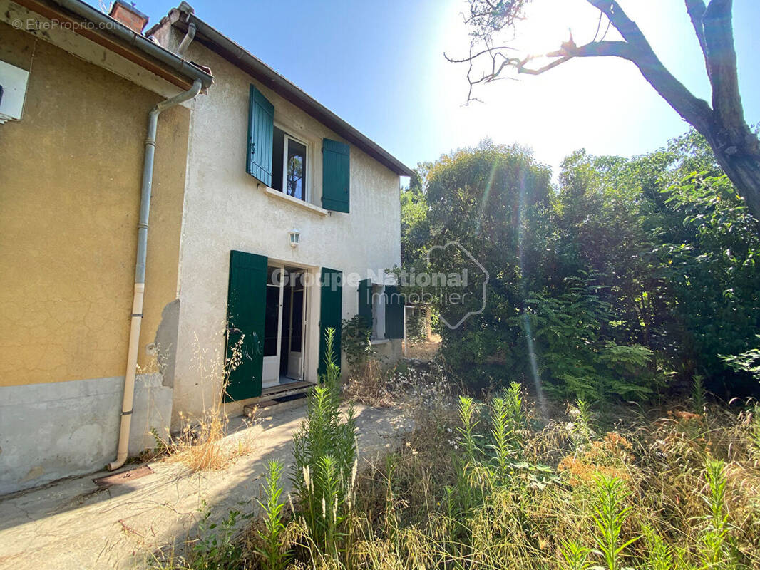 Maison à EYRAGUES