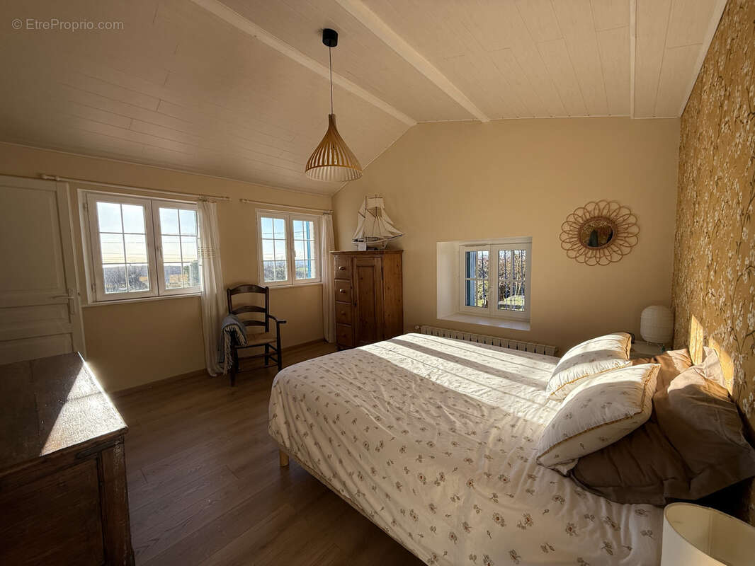 Maison à MORTAGNE-SUR-GIRONDE