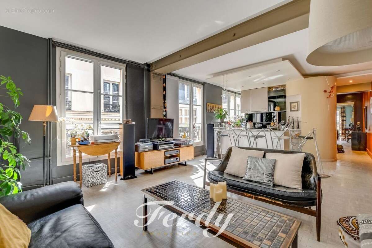Appartement à PARIS-3E