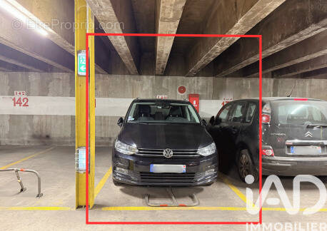 Photo 1 - Parking à PARIS-13E