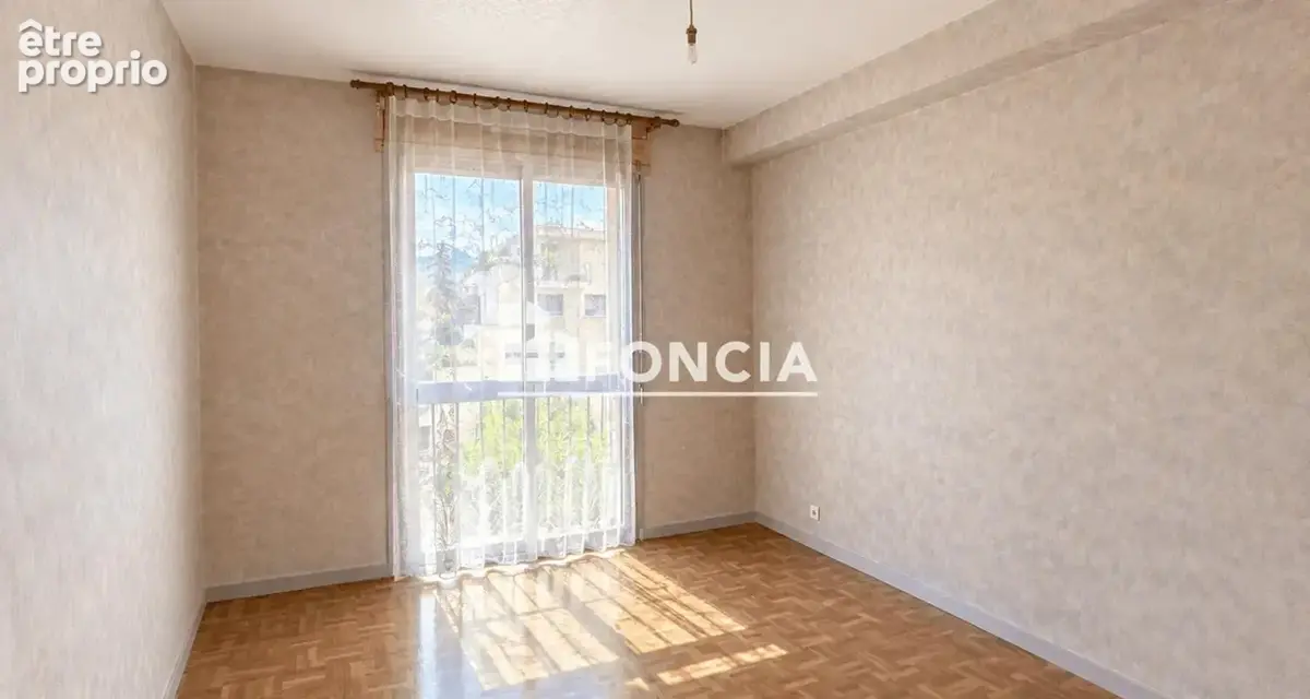 À vendre T4 + garage + stationnement + cave - photo 5