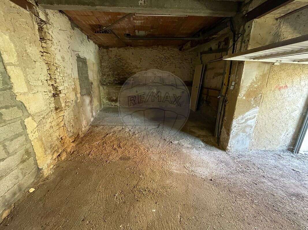 Autre à VERGEZE