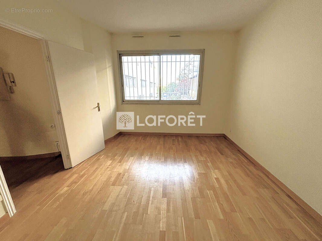 Commerce à SAINT-LAURENT-DU-VAR