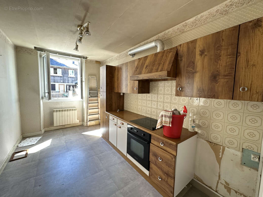 Maison à SAINT-GERVAIS-D'AUVERGNE