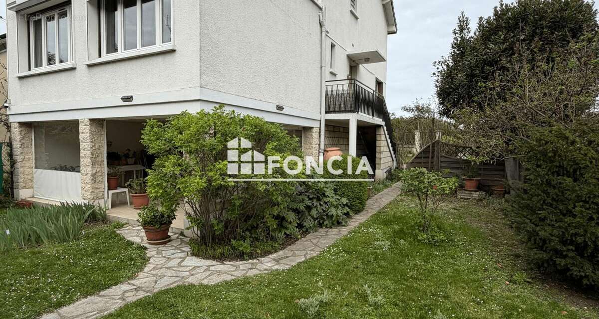 Maison à NANTERRE