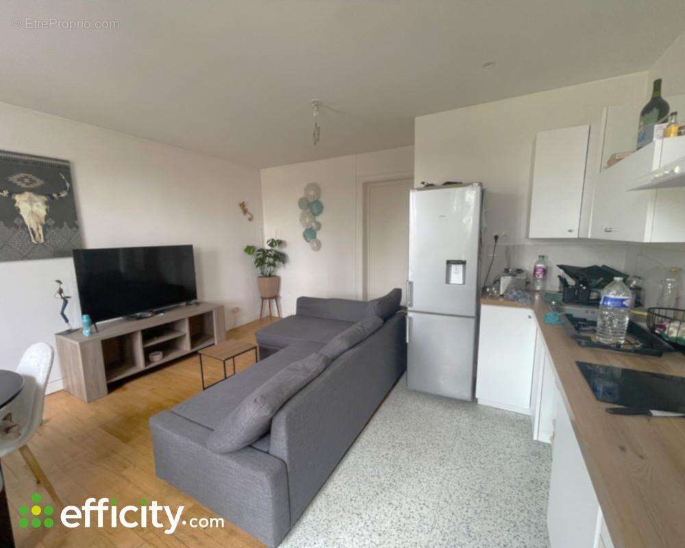 Appartement 155 m² à Saint-Medard-De-Guizieres  - photo 2