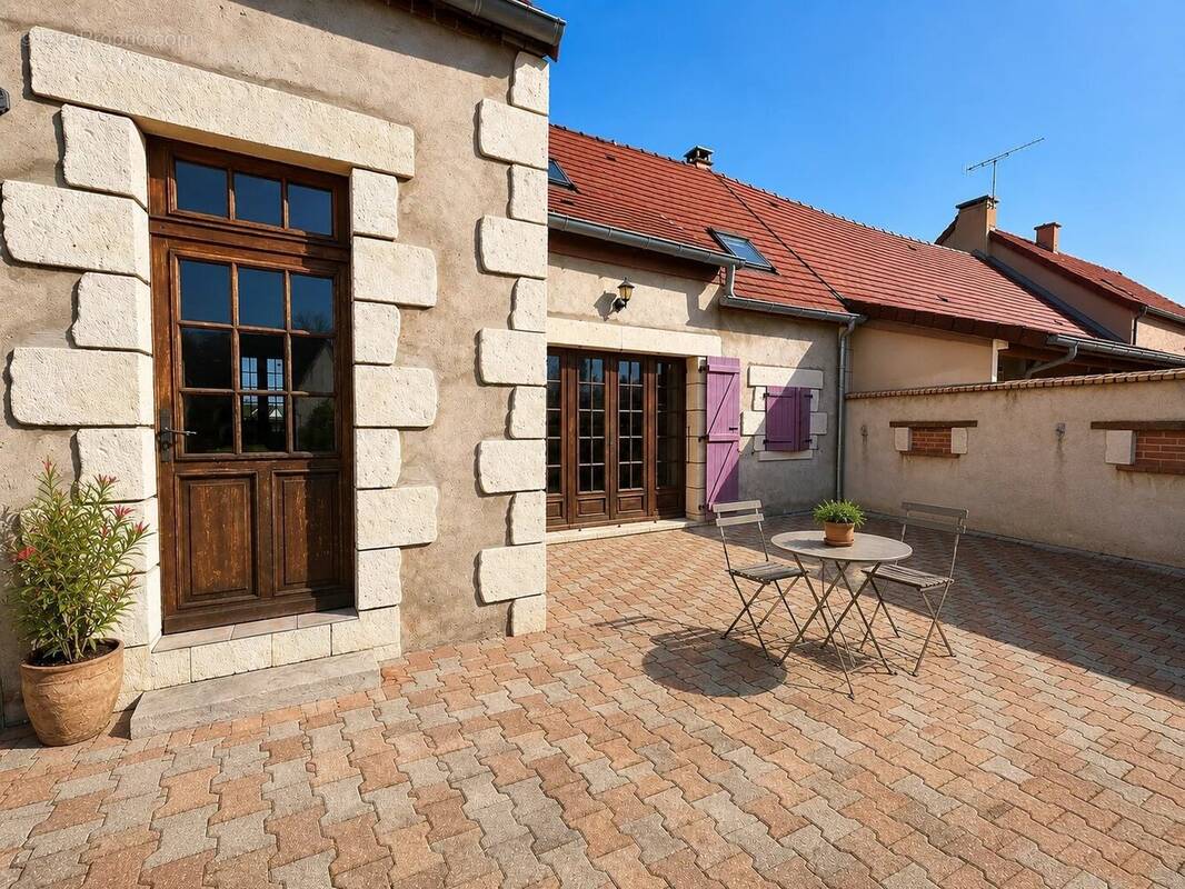 Maison à PARAY-SOUS-BRIAILLES