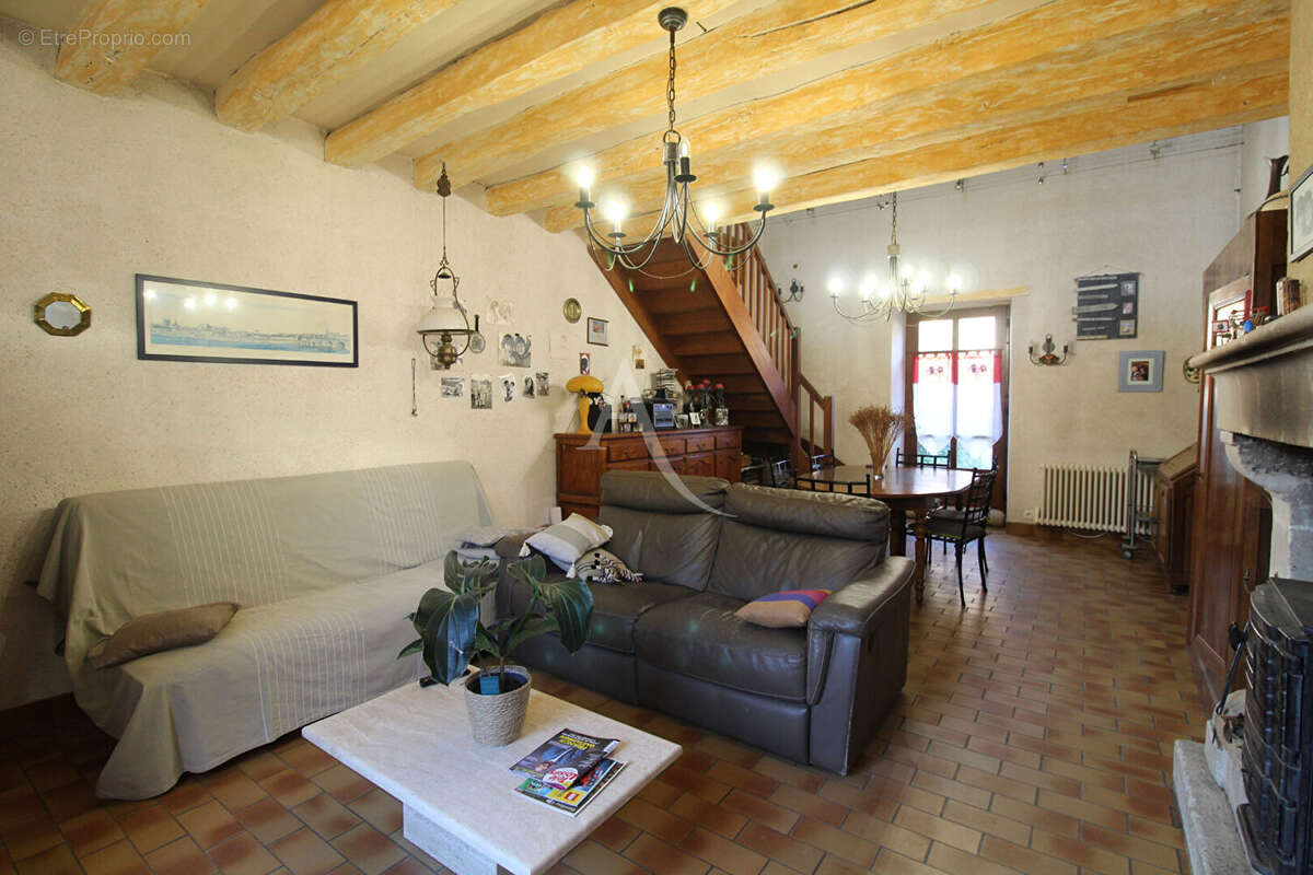 Maison à VILLEBAROU